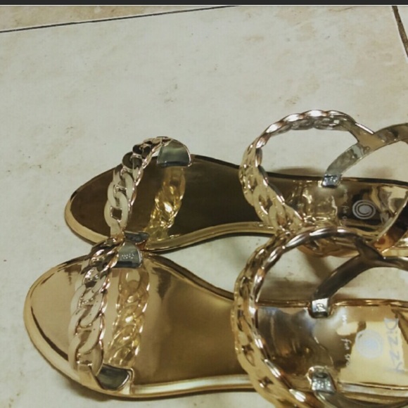 Sandals - Picture 2 of 4